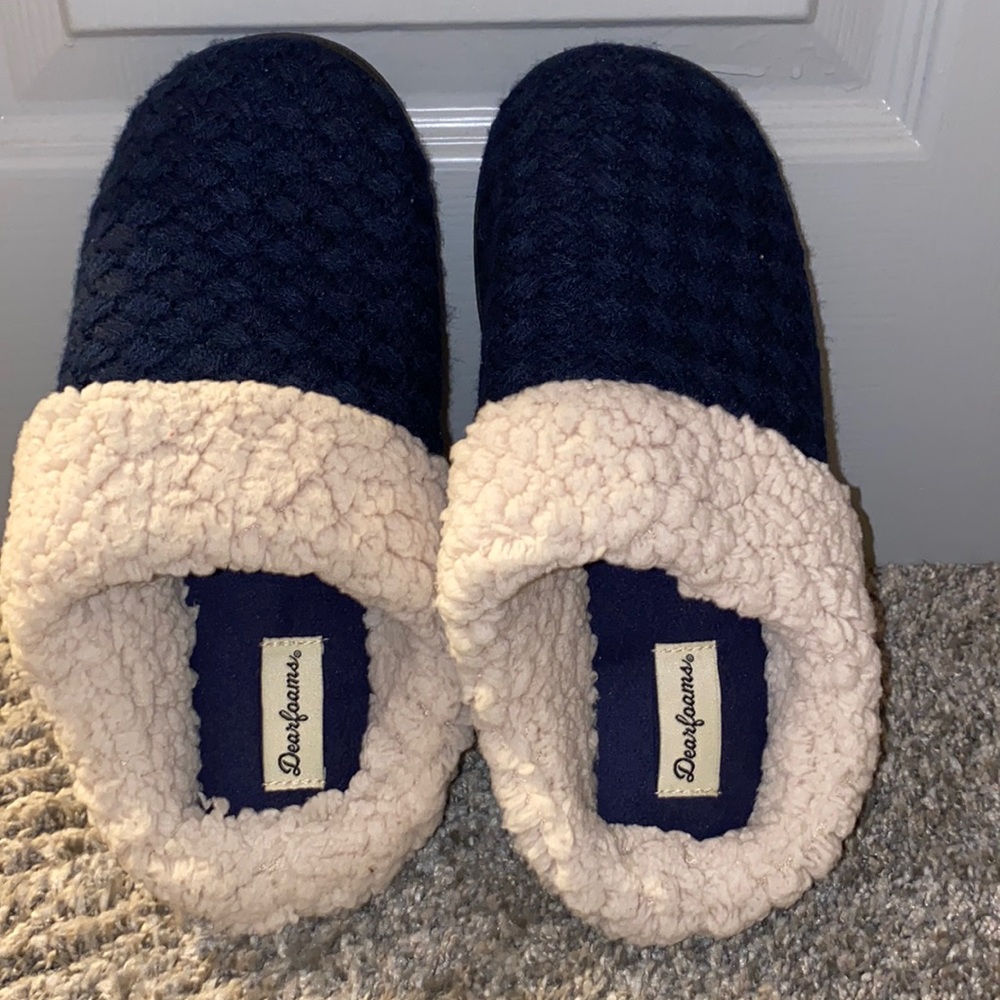 Dearfoams Women’s Sweater Knit Clog Memory Foam Slippers
